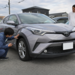 さいたま市で車は知人に譲るか売るか？後悔しない選び方を詳しく解説