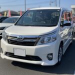 🚗 宜野湾市でヴォクシーを高価買取｜家族の思い出と一緒に走り抜けた10年の一台