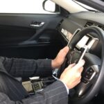 📱 なぜ「わかっちゃいるけどやめられない」のか？運転中のスマホ操作が危険だと知りつつも手が伸びる心理と脳の構造（ブログ）🚗